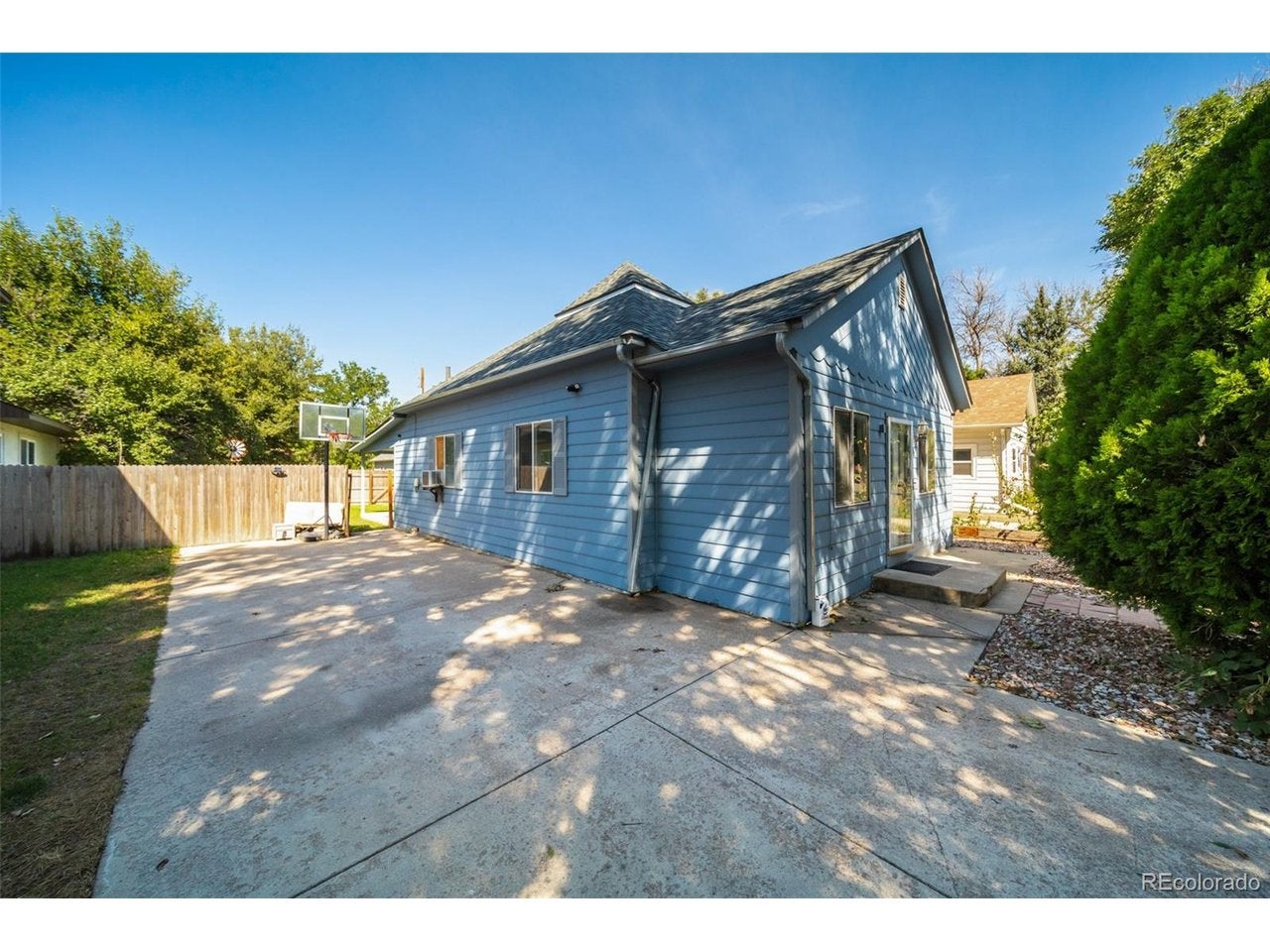 304 Cameron St — photo
