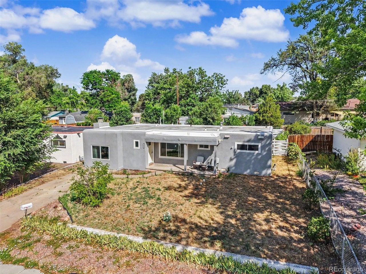 152 Rose Dr — photo
