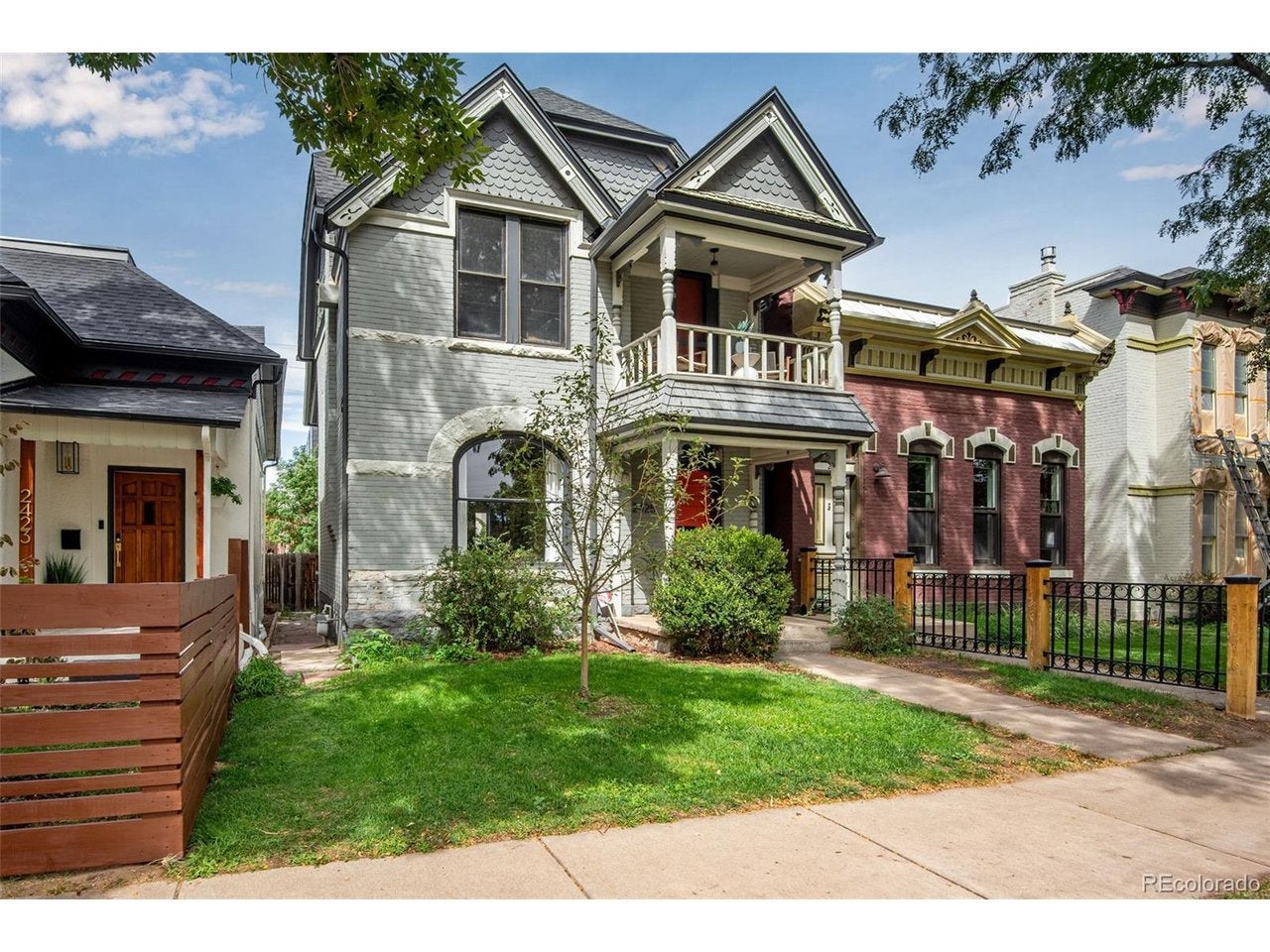2425 Glenarm Pl — photo