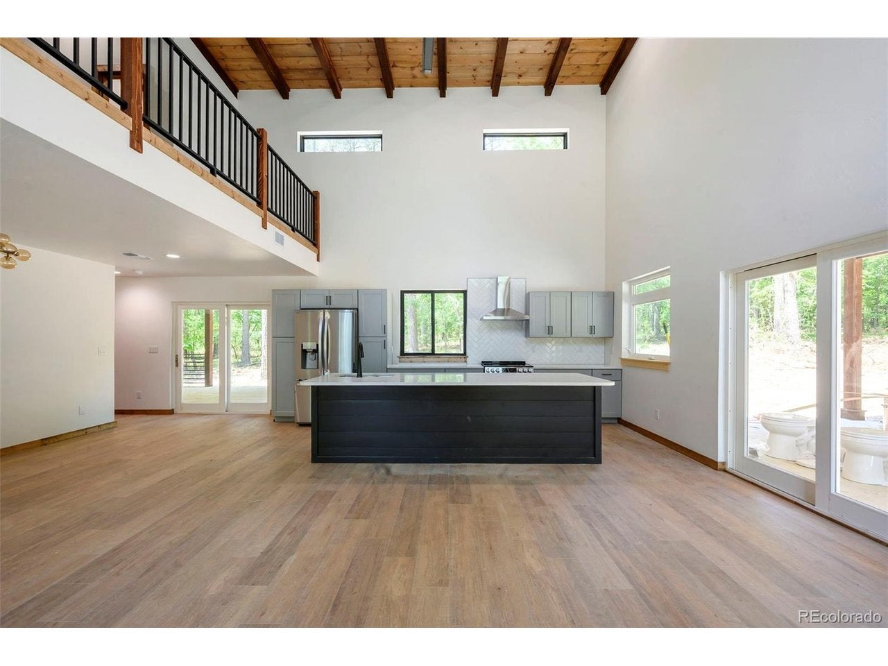 3557 Redhill Rd — photo