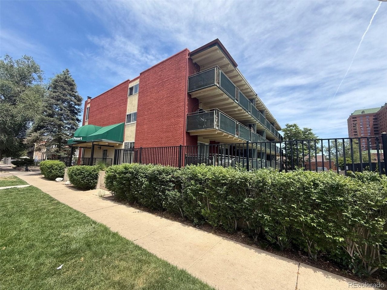 200 N Pearl St 205 — photo