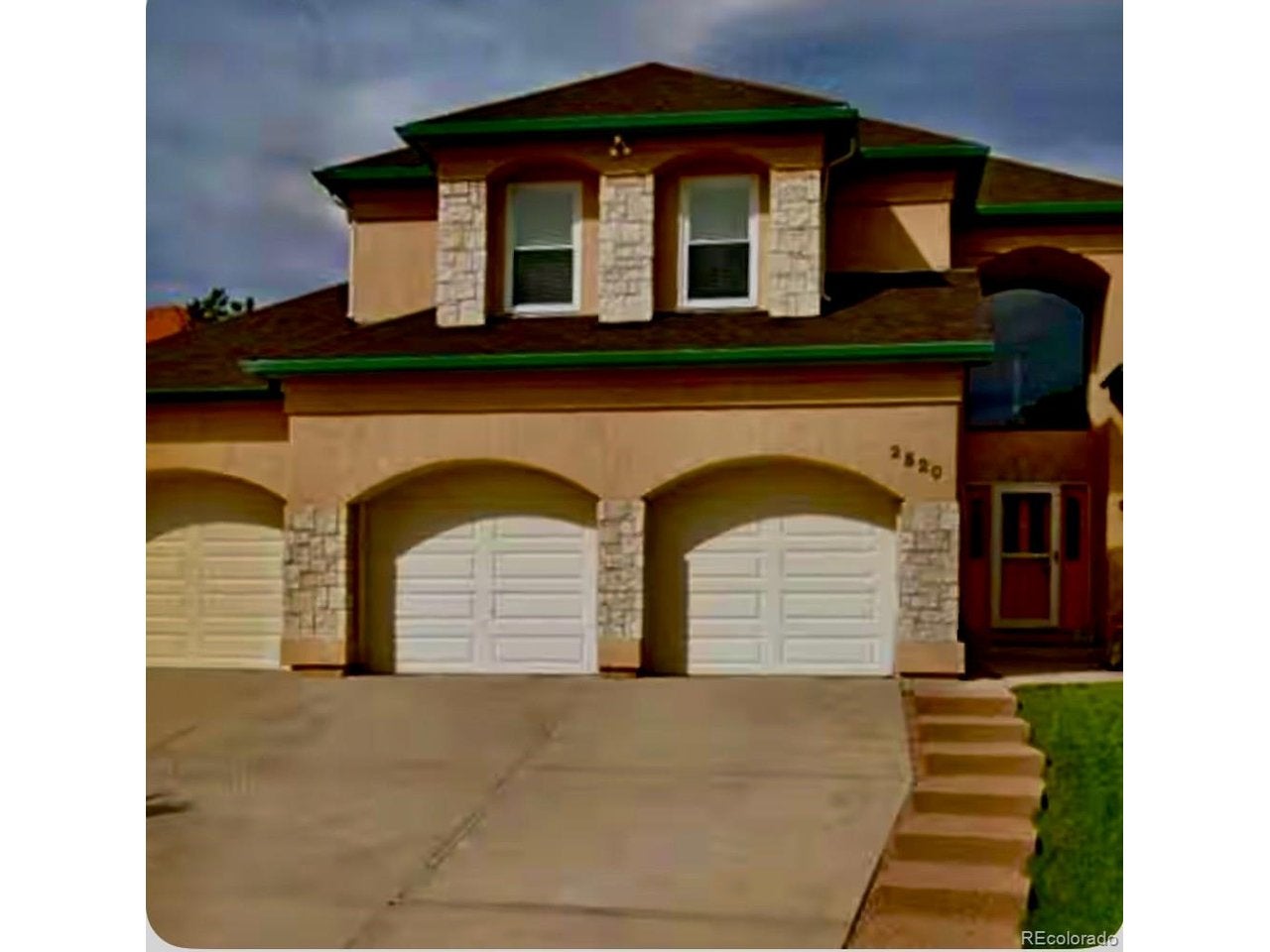 2520 Tamora Way — photo