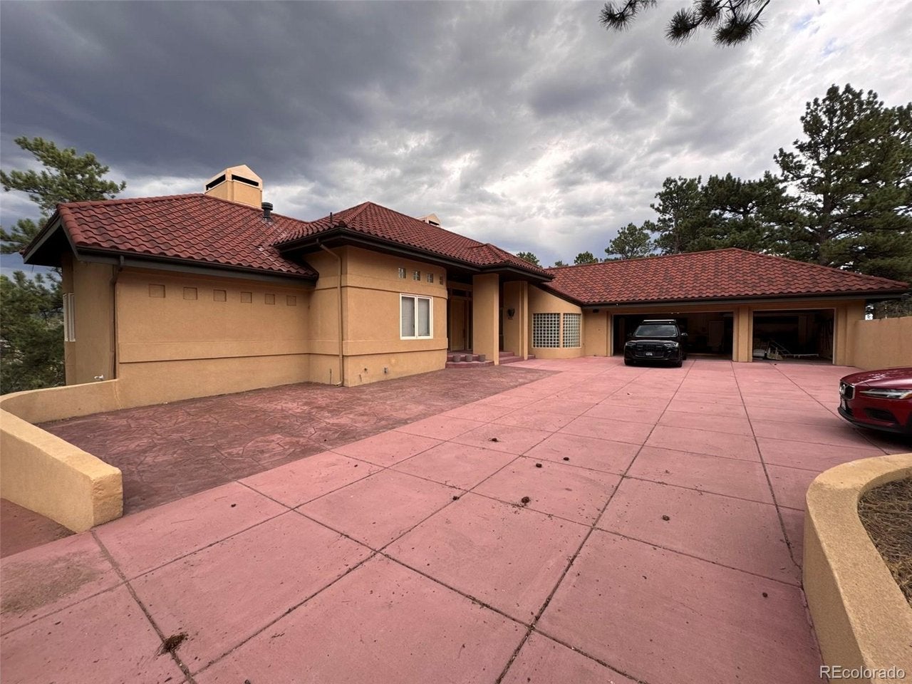 935 Castle Ridge Rd — photo