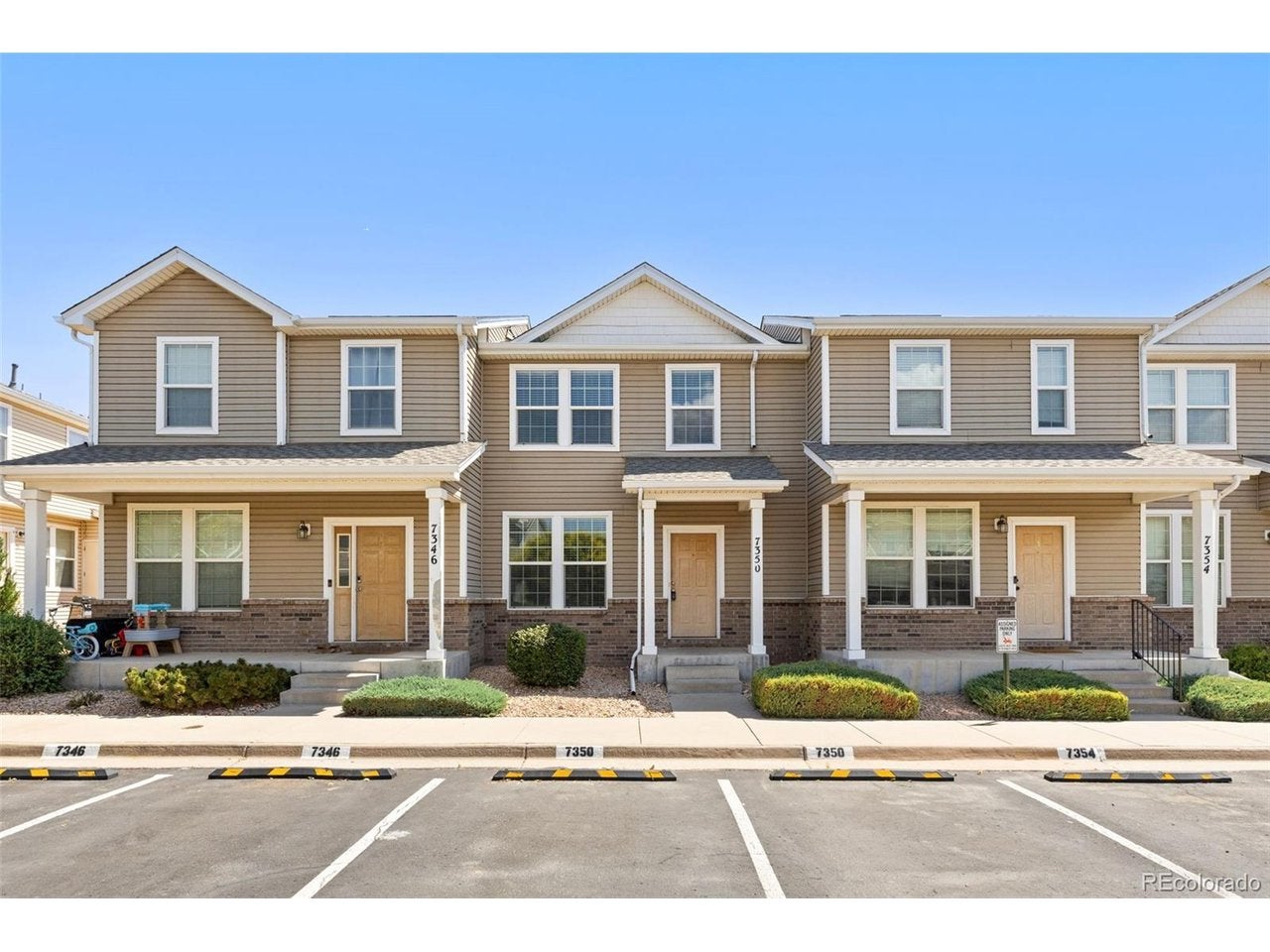 7350 Country Side Grv — photo