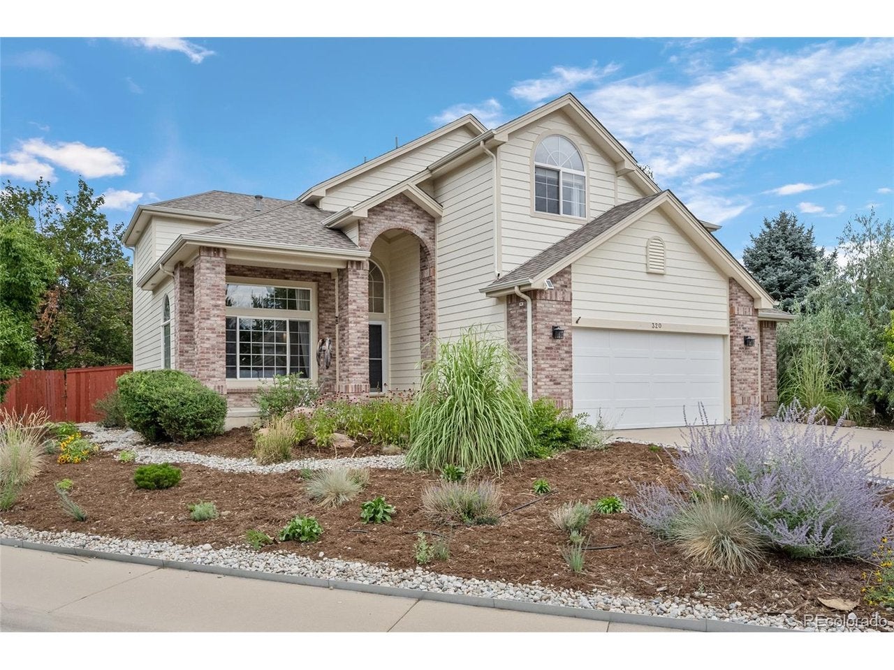 320 Driftwood Cir — photo
