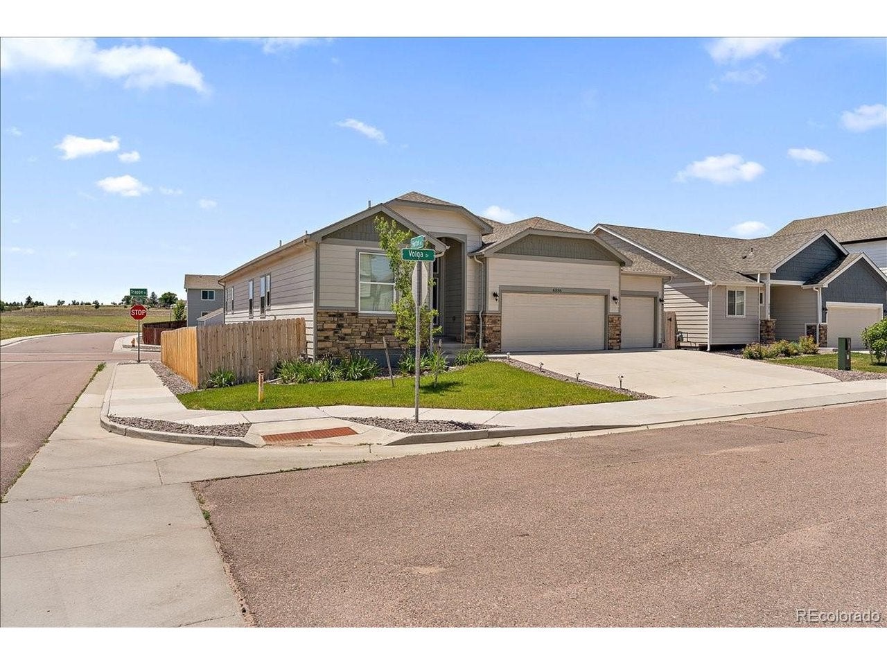 6886 Volga Dr — photo