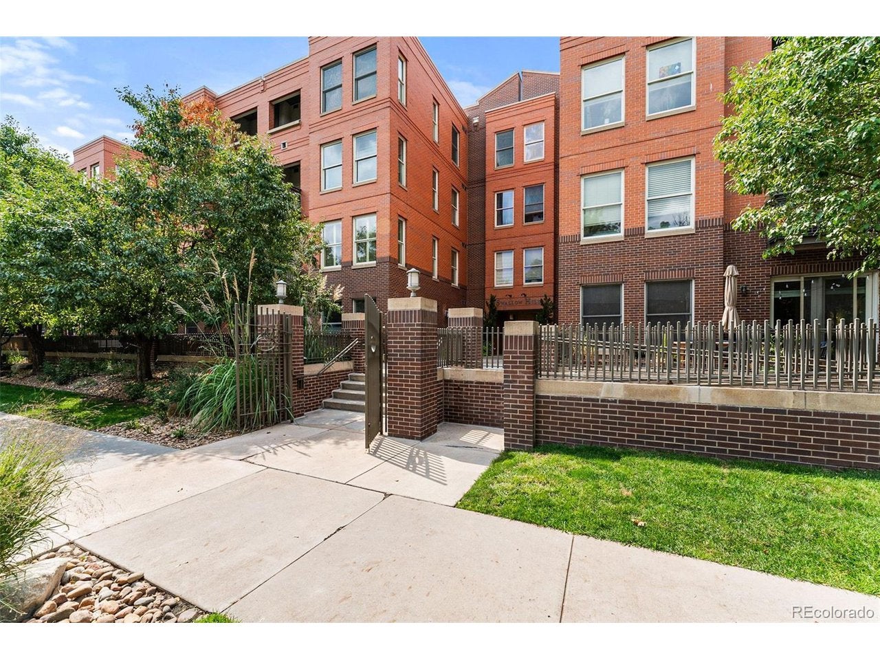 1631 N Emerson St 207 — photo