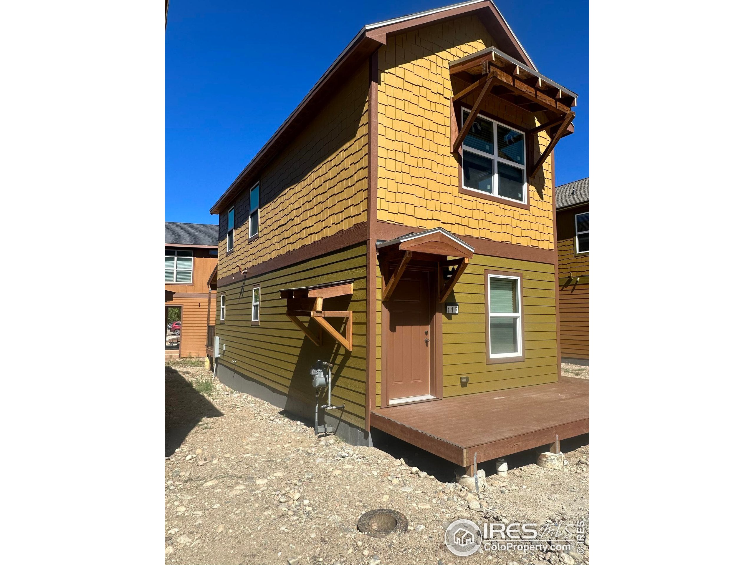 117 Edgewater Cir — photo