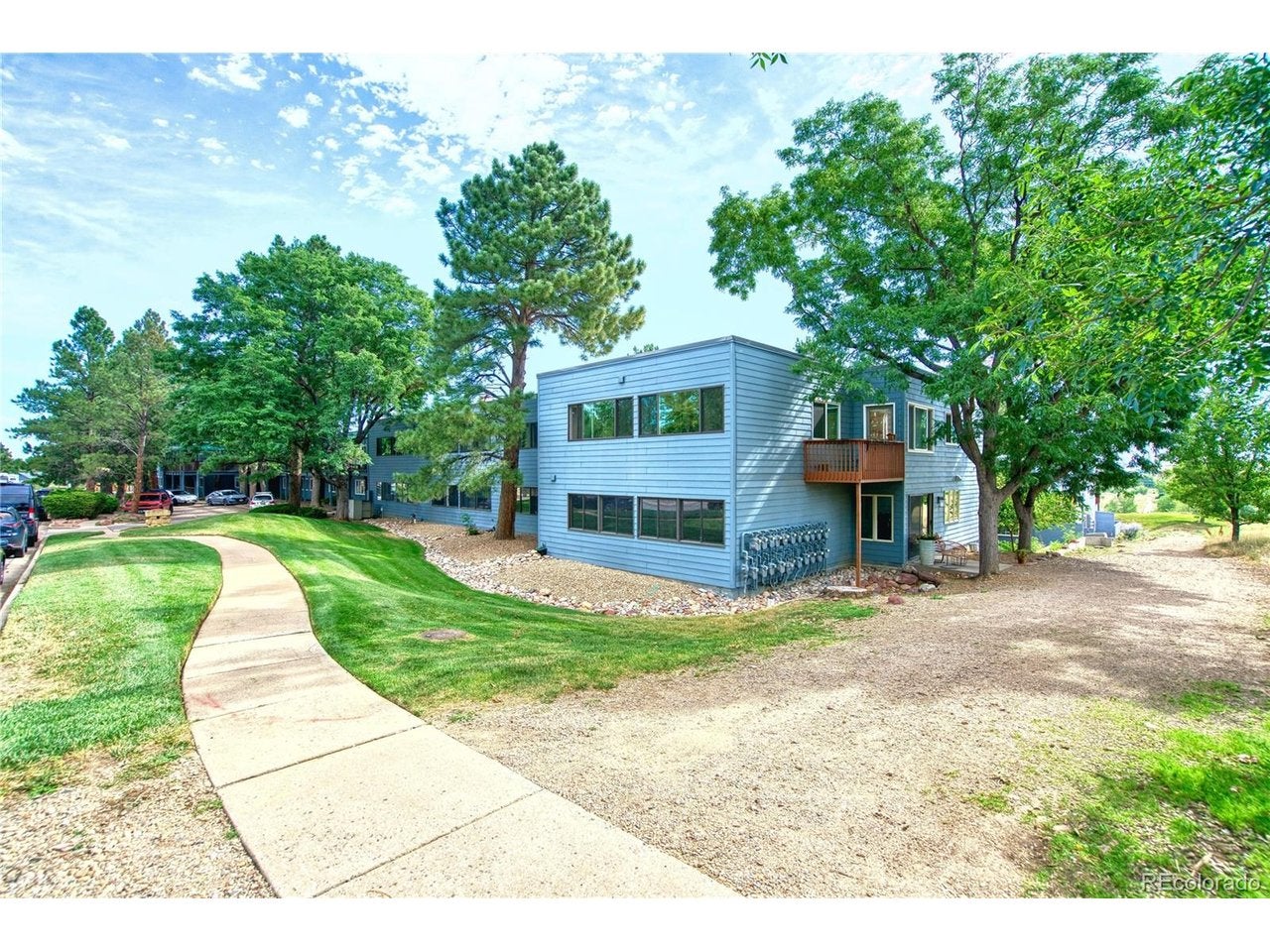 1572 Bradley Dr B — photo
