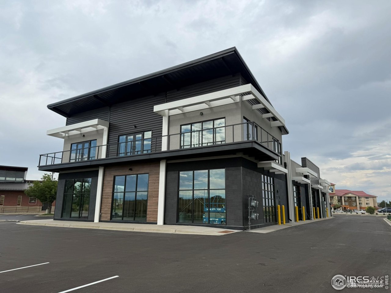 11191 E I-25 Frontage Rd — photo