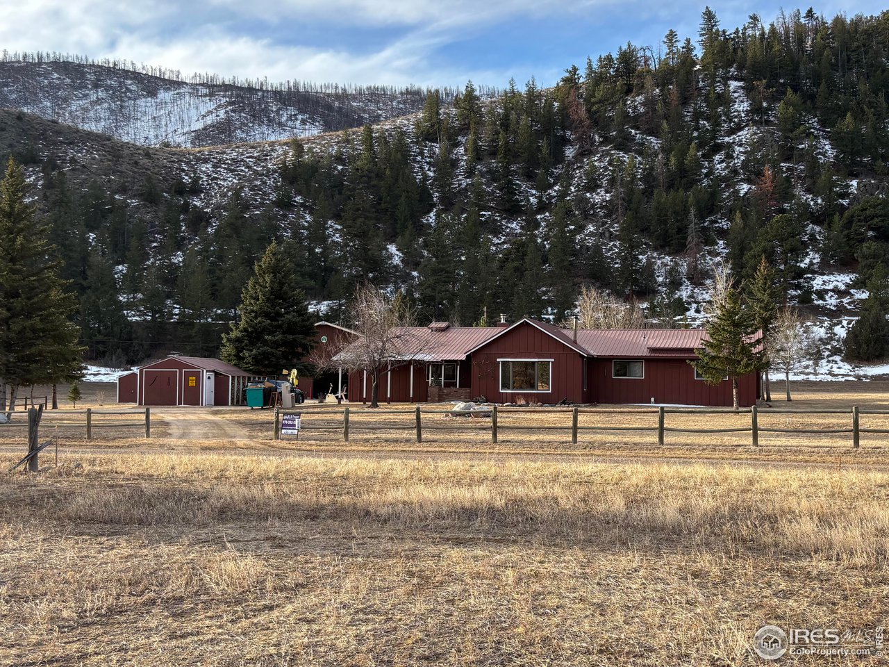 209 Crown Point Dr — photo