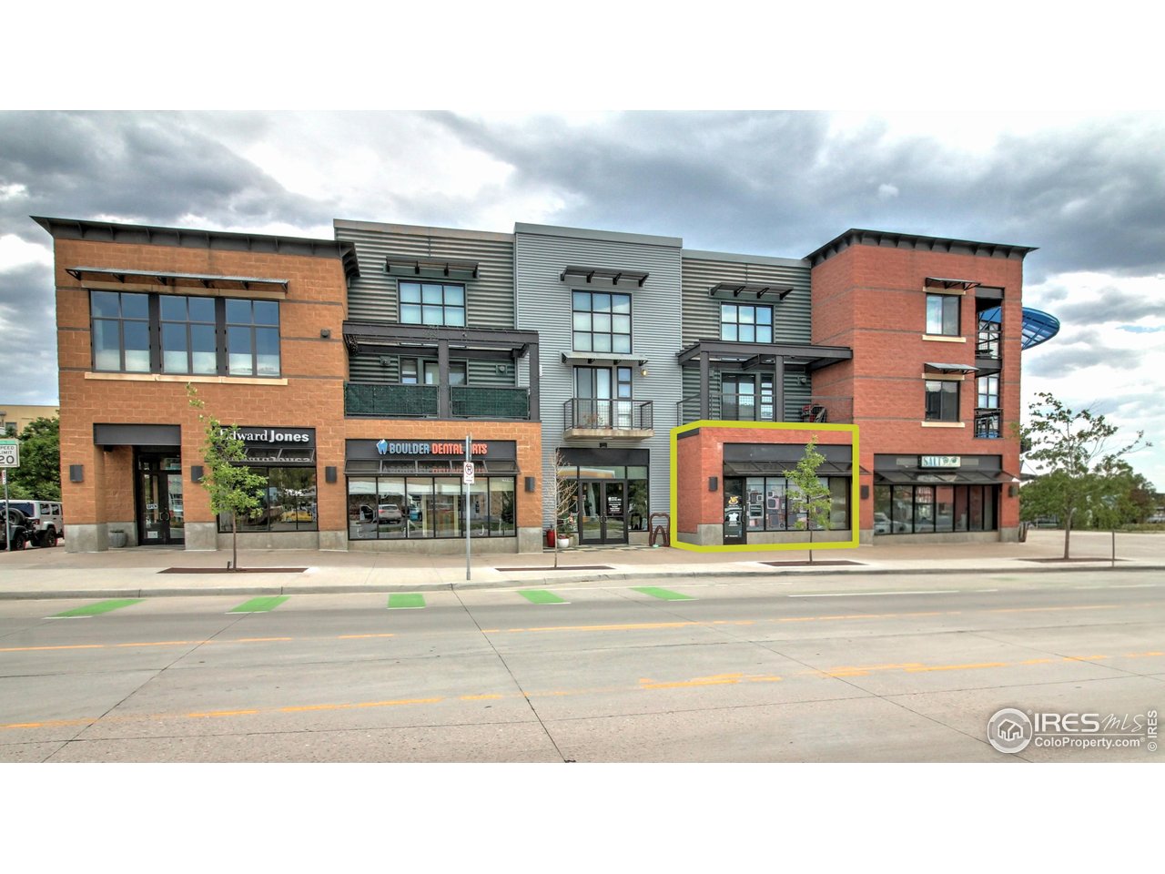 4520 Broadway St C-4C — photo
