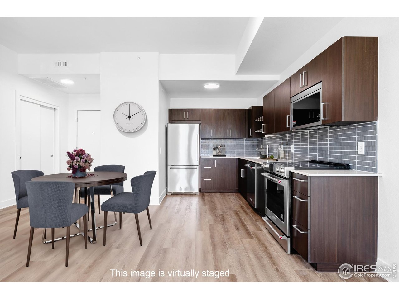 1707 Walnut St 206 — photo