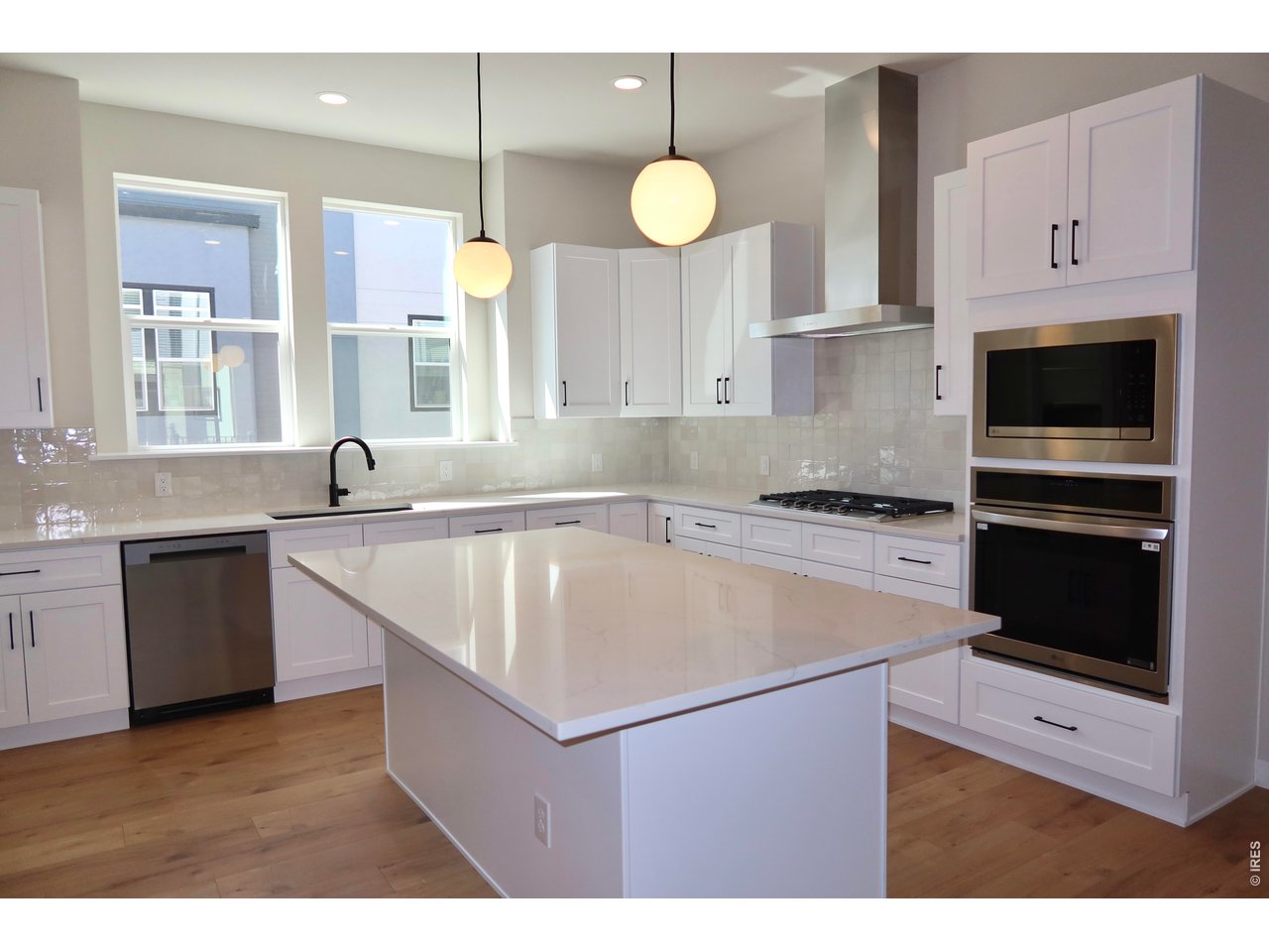 352 Marshall Rd — photo