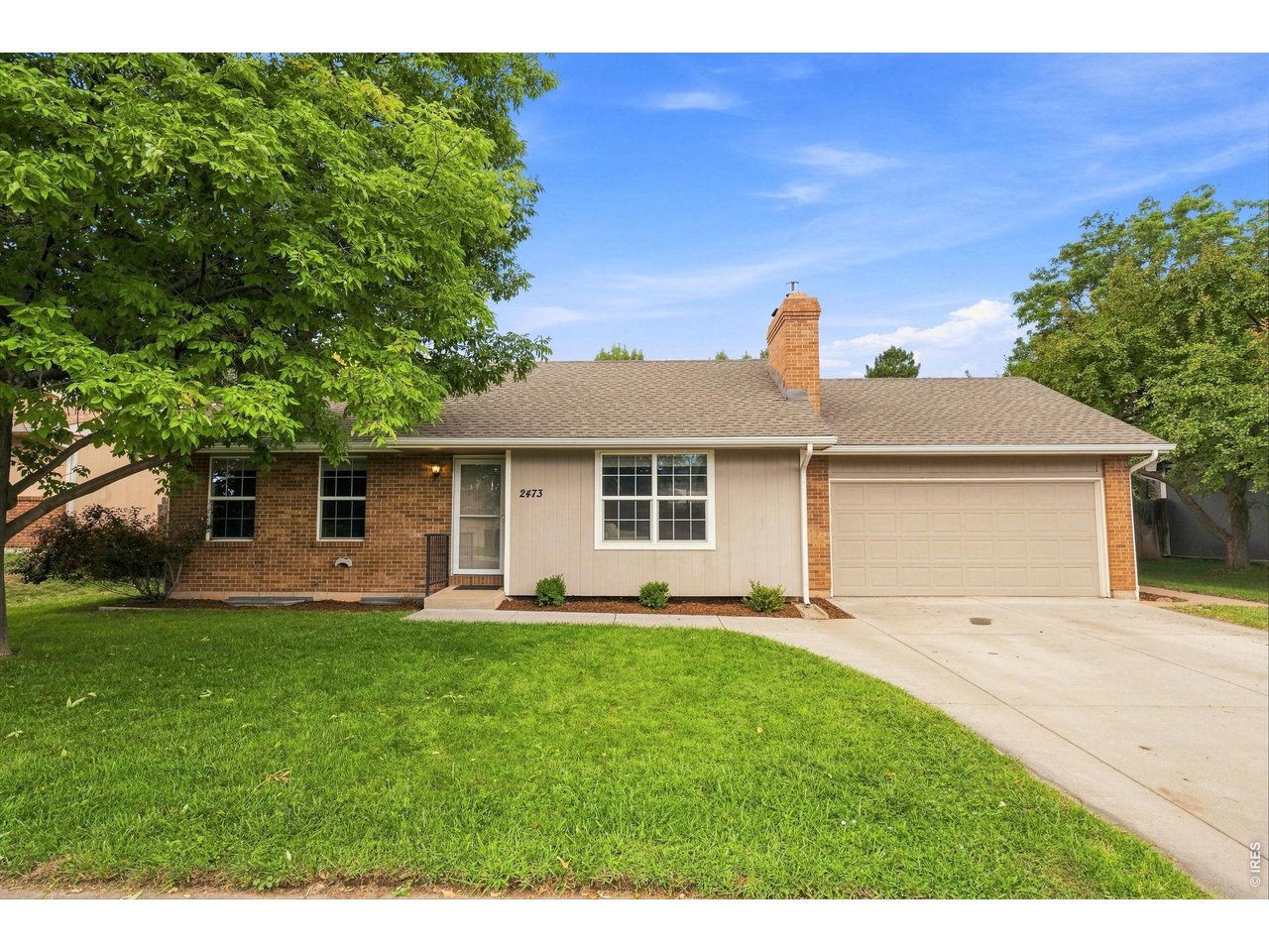 2473 Wyandotte Dr — photo