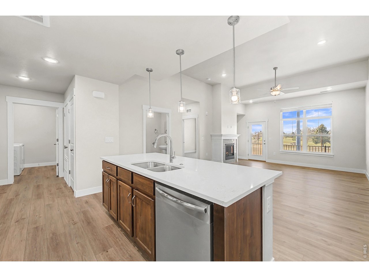 265 High Point Dr 306 — photo