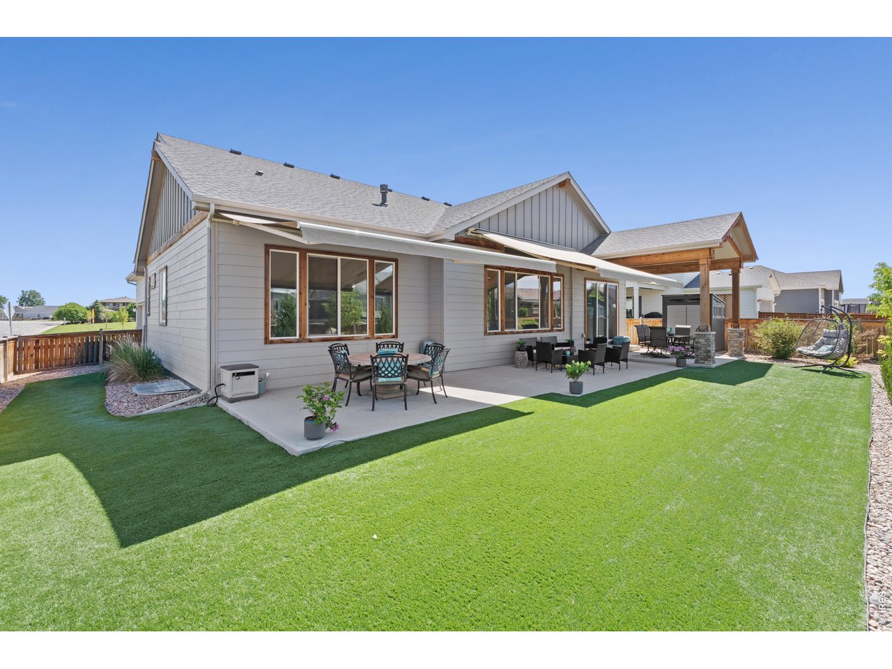 586 Greenspire Dr — photo