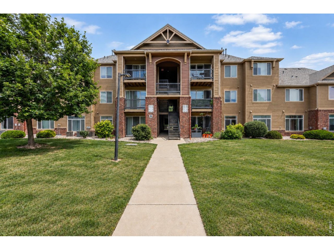 2445 Windrow Dr a-301 — photo
