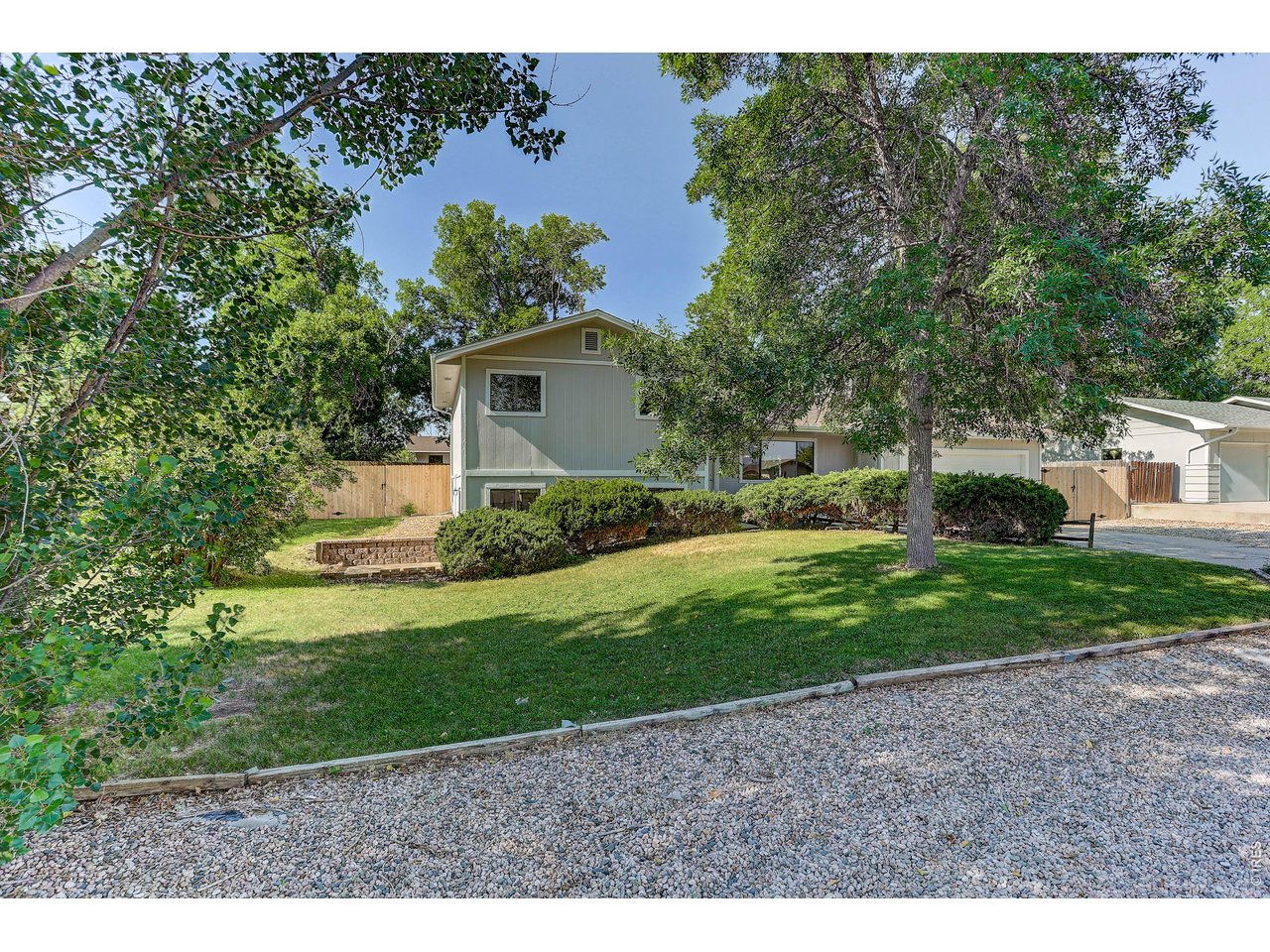 321 Diamond Dr — photo