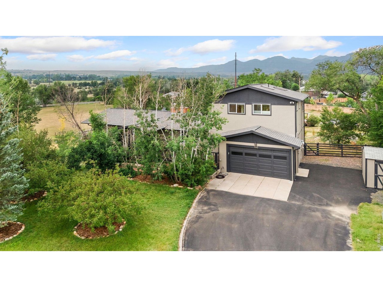 795 Fox Hill Ct — photo