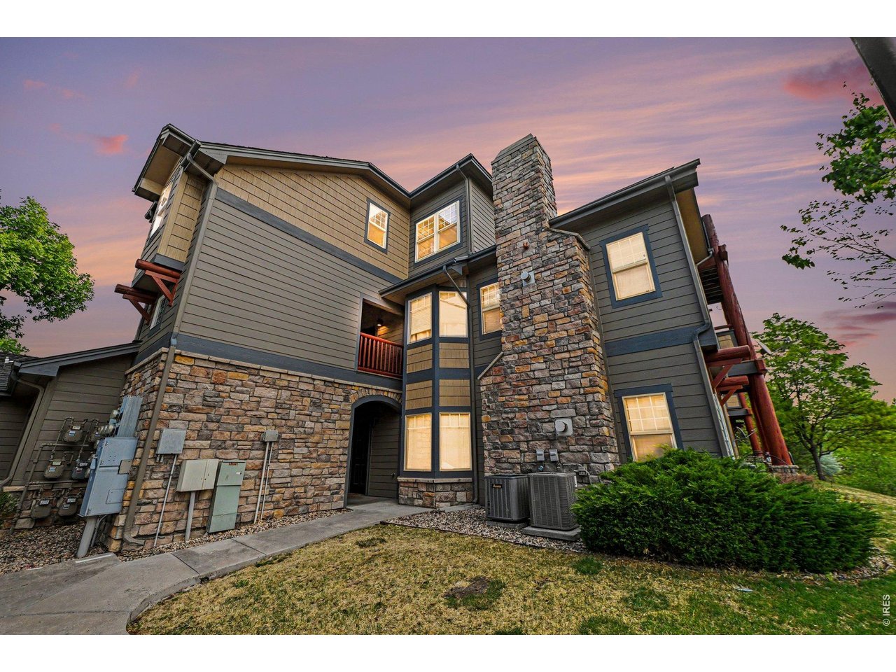 5220 Boardwalk Dr I33 — photo