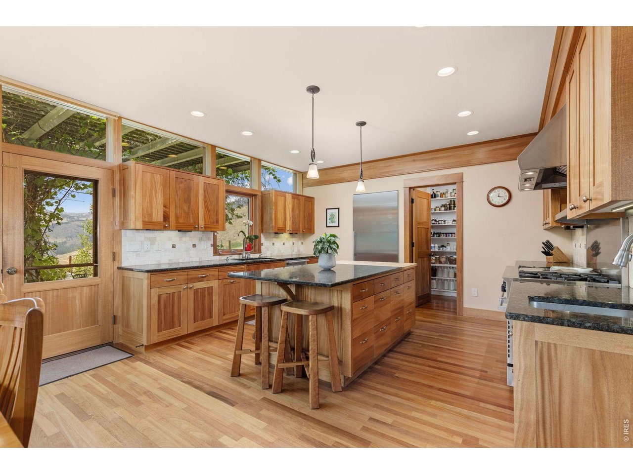 5695 Sunshine Canyon Dr — photo