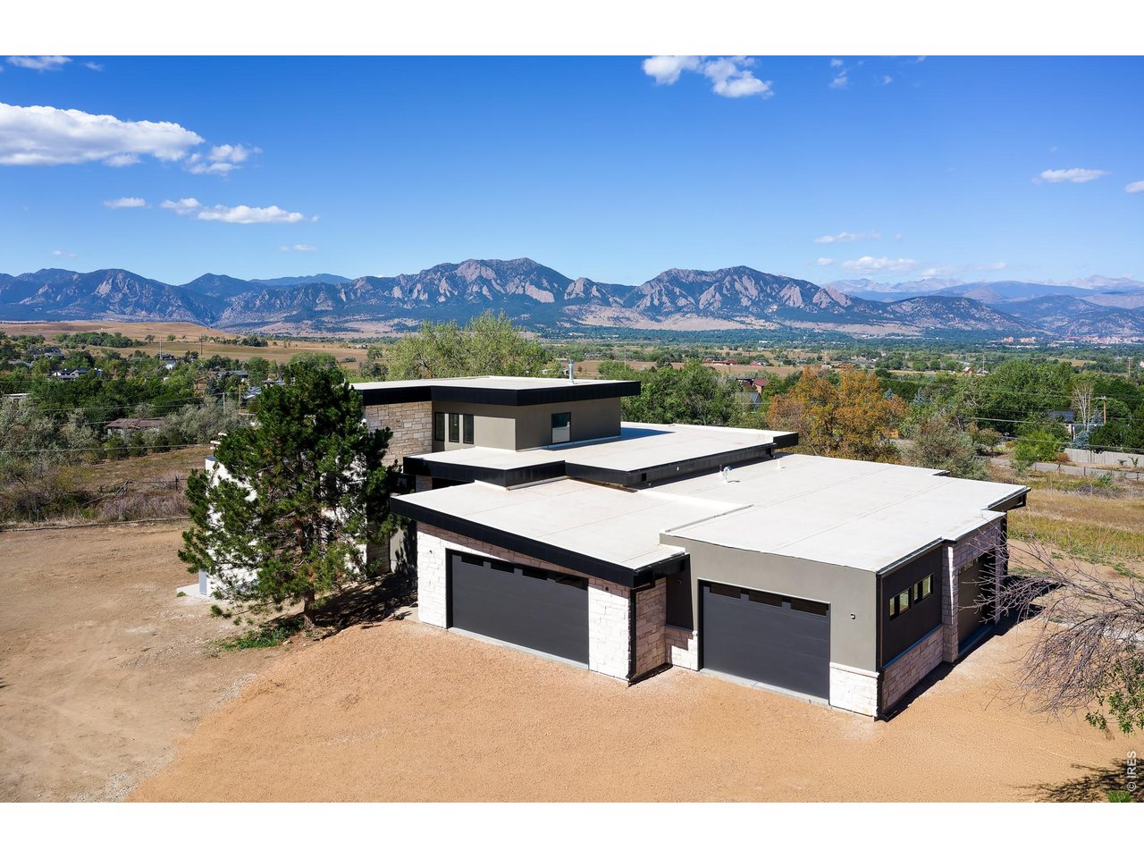 7855 Spring Dr — photo
