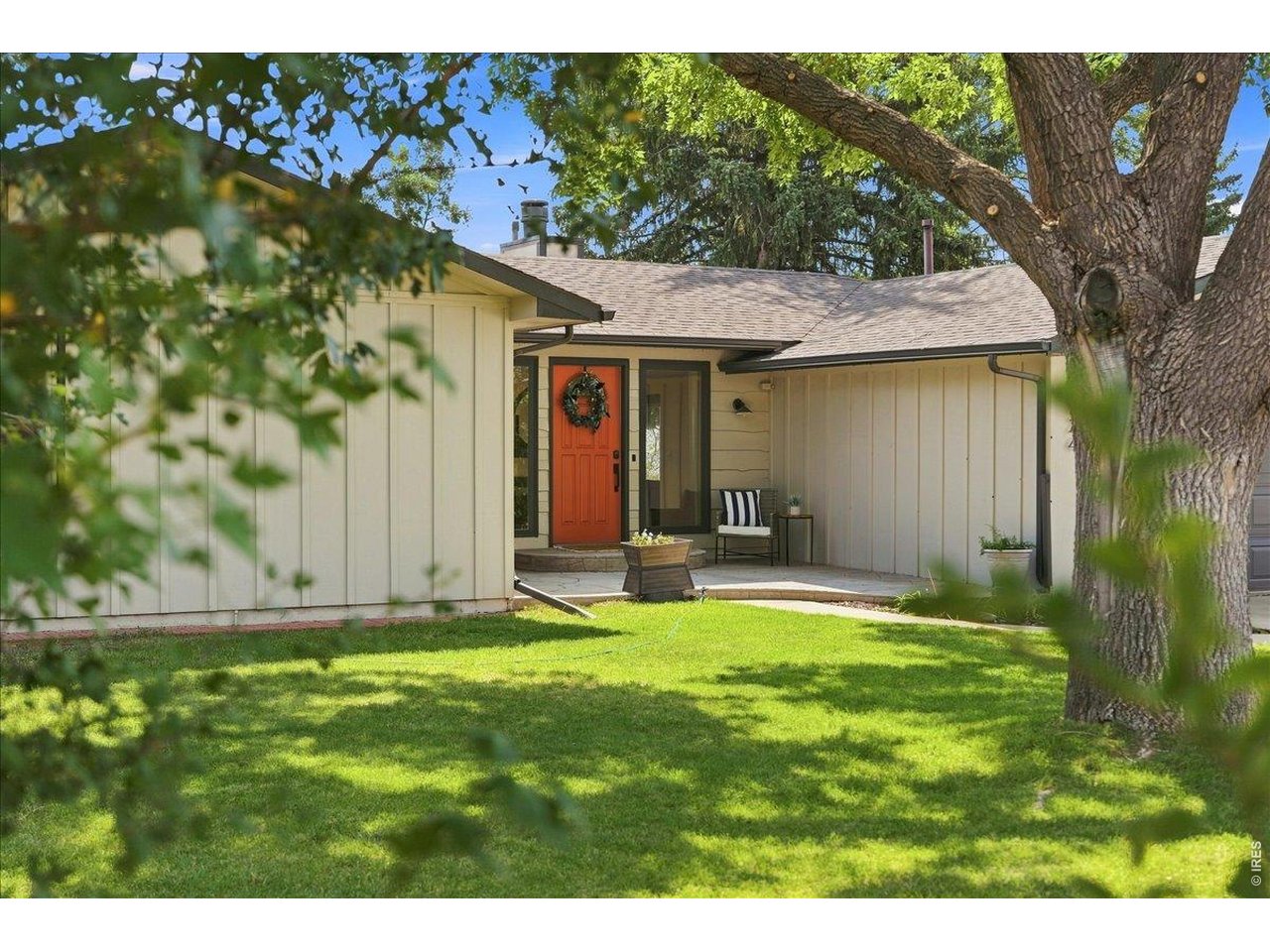 2124 Sandstone Dr — photo