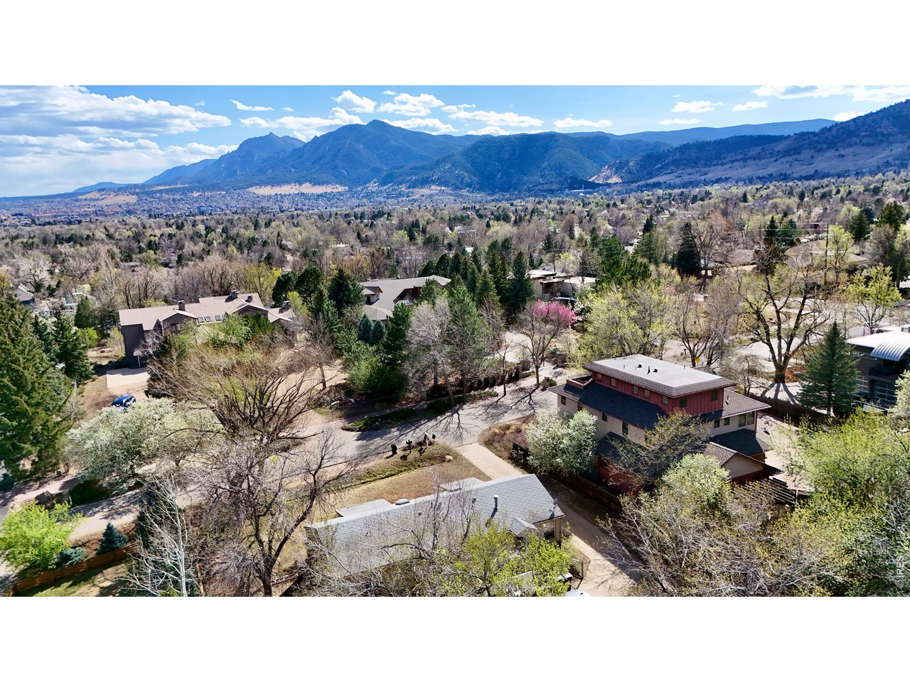 1975 Norwood Ave — photo