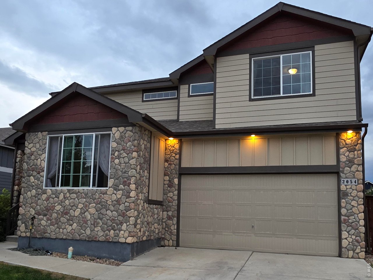 2054 Reliance Dr — photo
