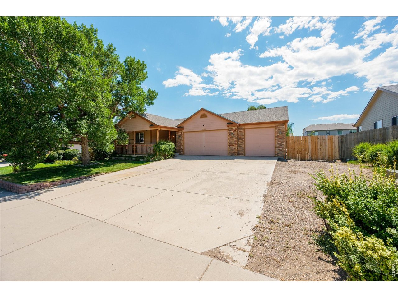905 Scotch Pine Dr — photo
