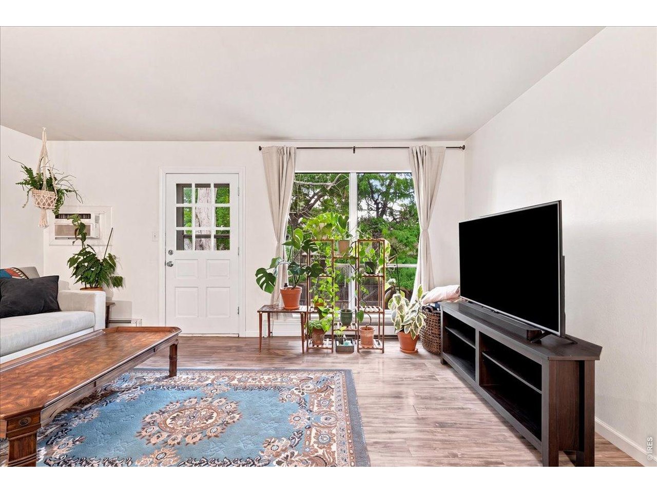 1727 Azalea Dr 4 — photo