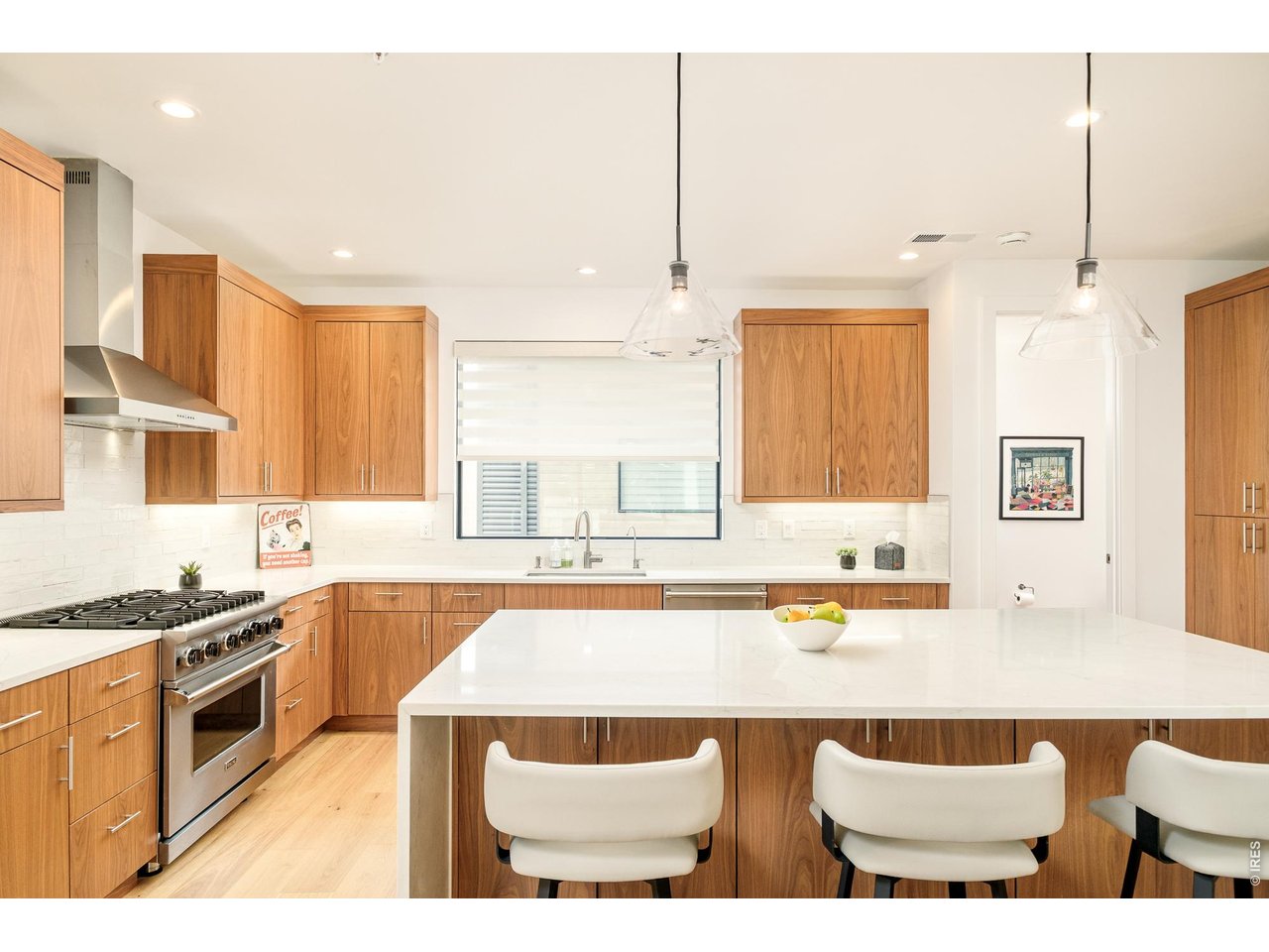2455 Walnut St — photo