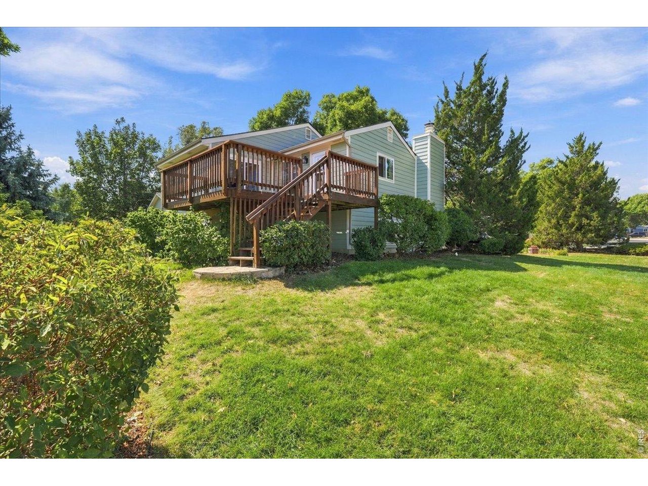 901 Bitterbrush Ln — photo
