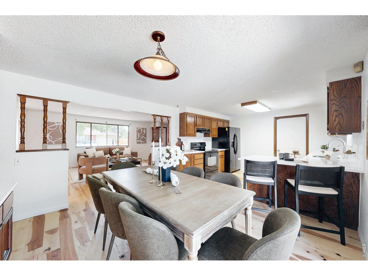 2903 Glendevey Dr — photo