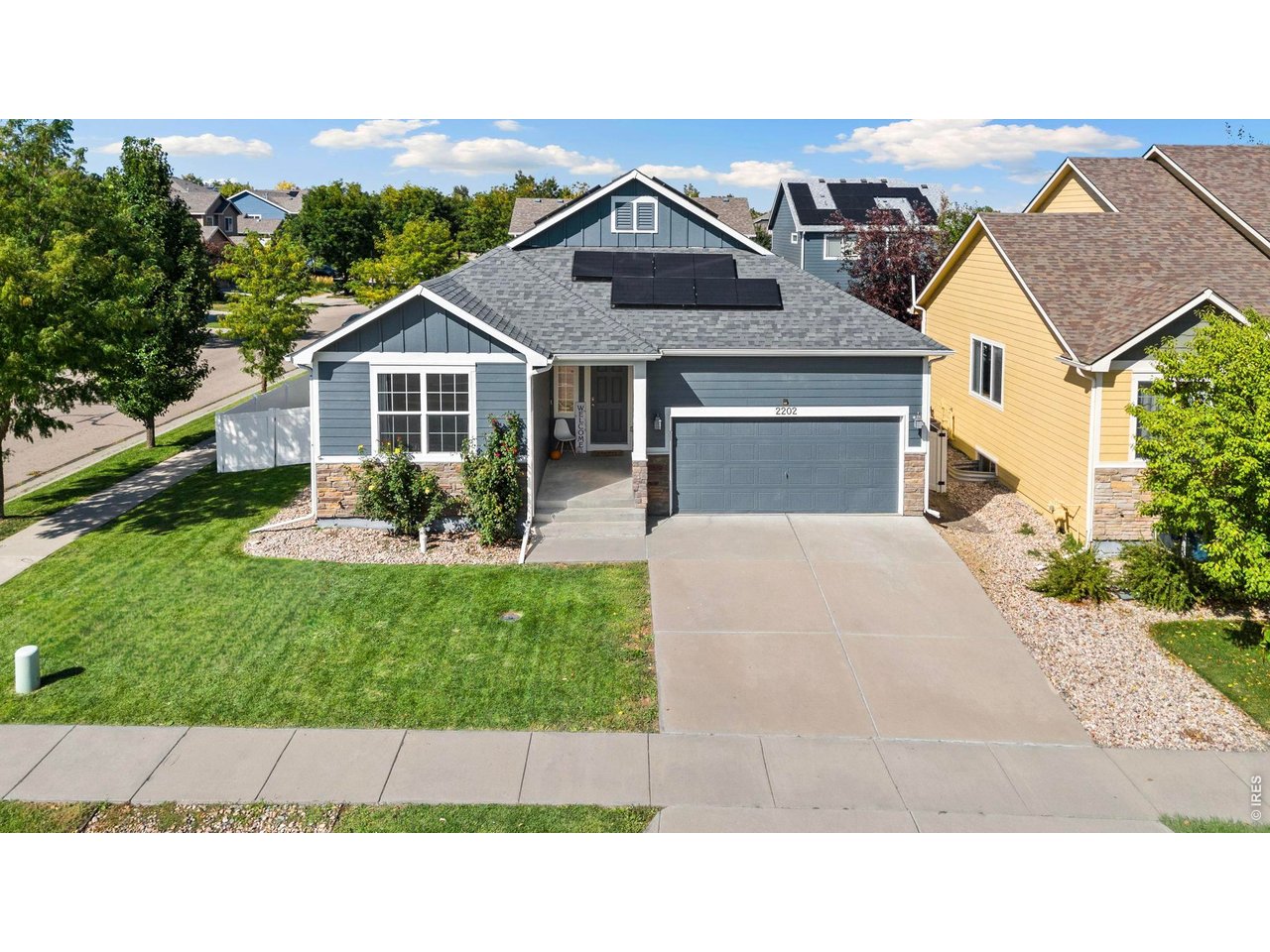 2202 Maple Hill Dr — photo