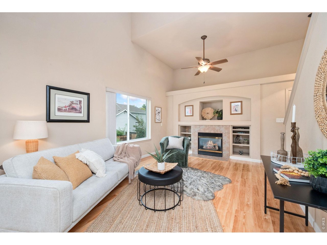 208 Destini Dr — photo