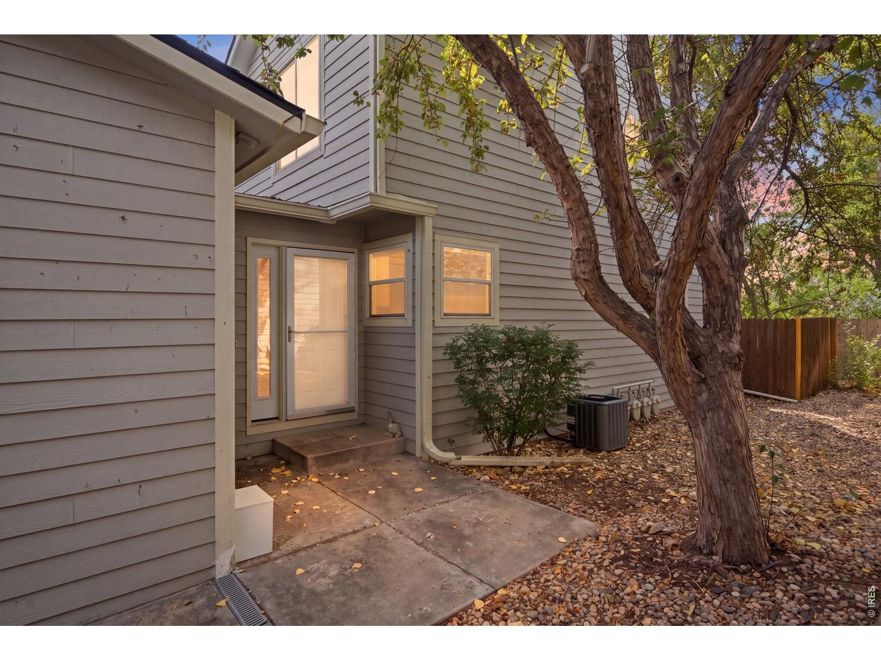 2905 Neil Dr Unit 16 — photo