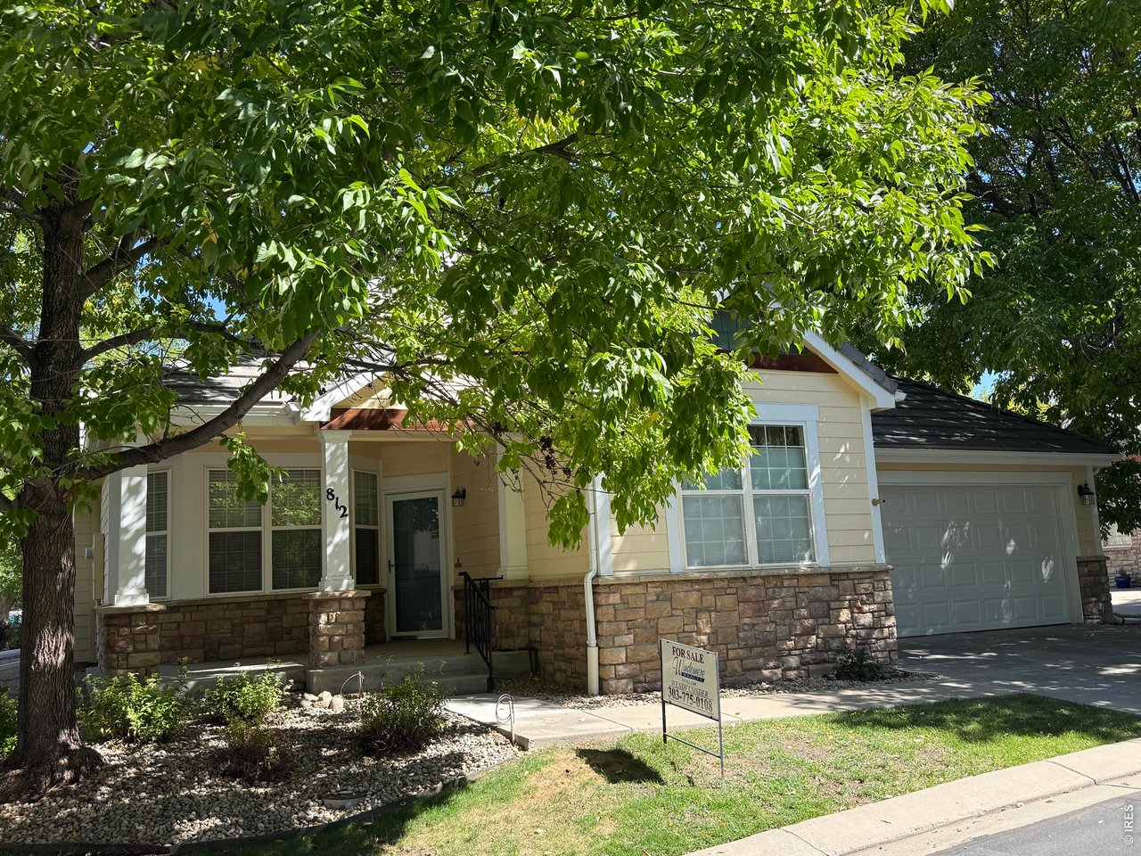 812 Windflower Dr — photo