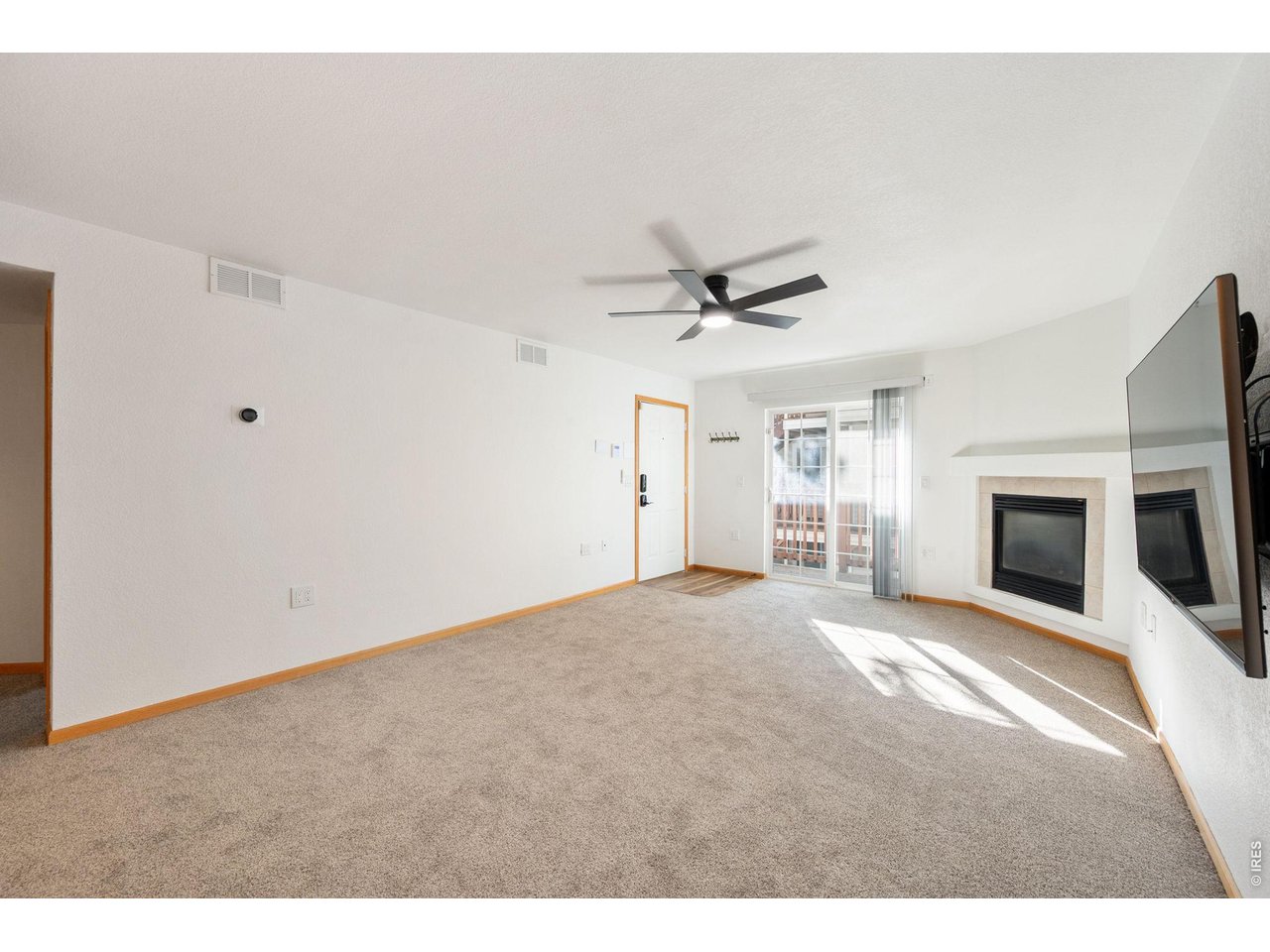 1221 University Ave D-202 — photo