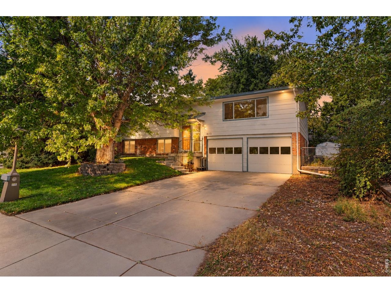 1818 S Pratt Pkwy — photo