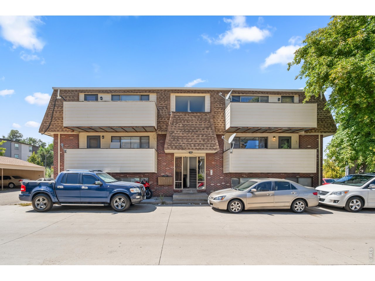 1701 Warren Ave — photo
