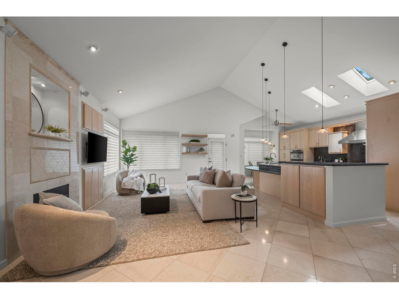 7358 Buckingham Ct — photo