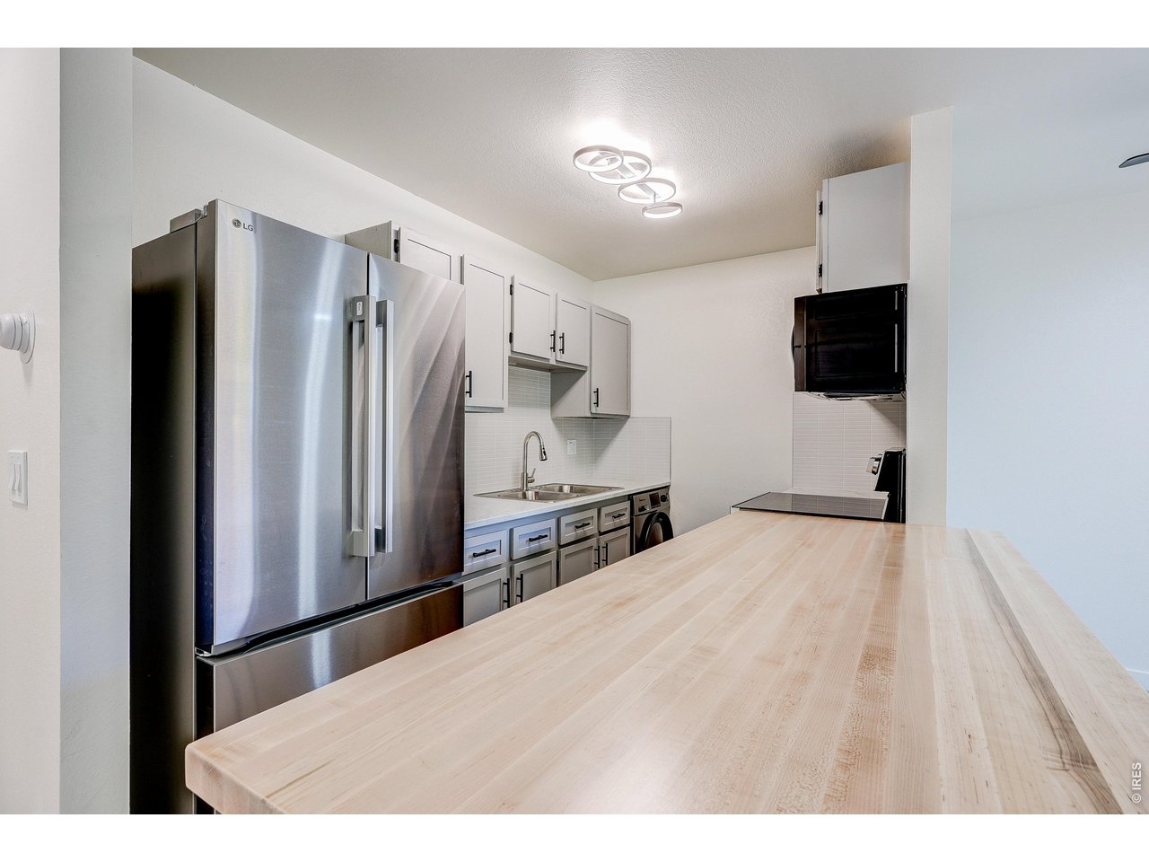 225 E 8th Ave Unit C-17 — photo