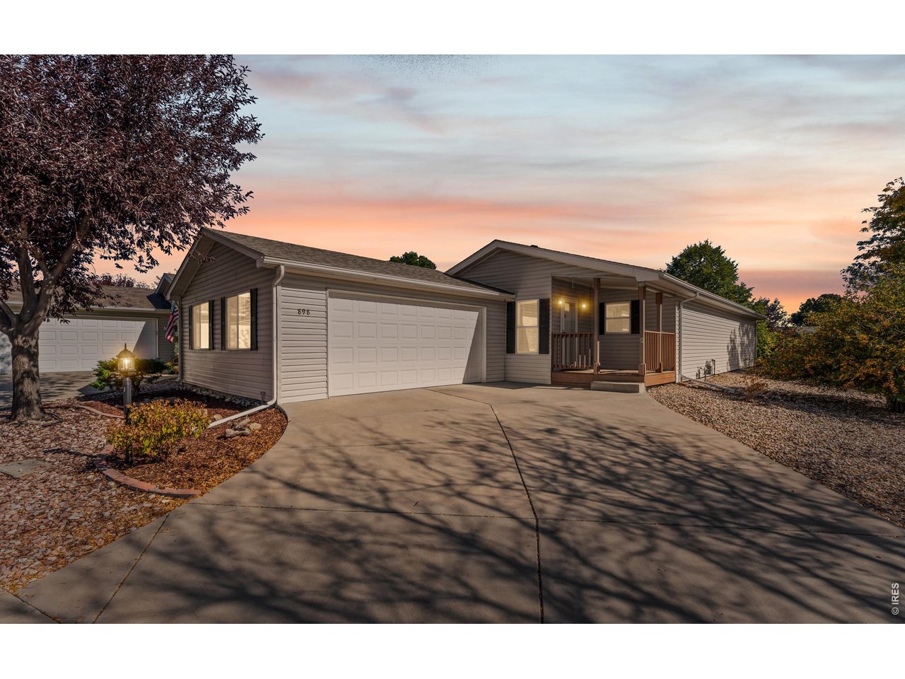 898 Sunchase Dr — photo