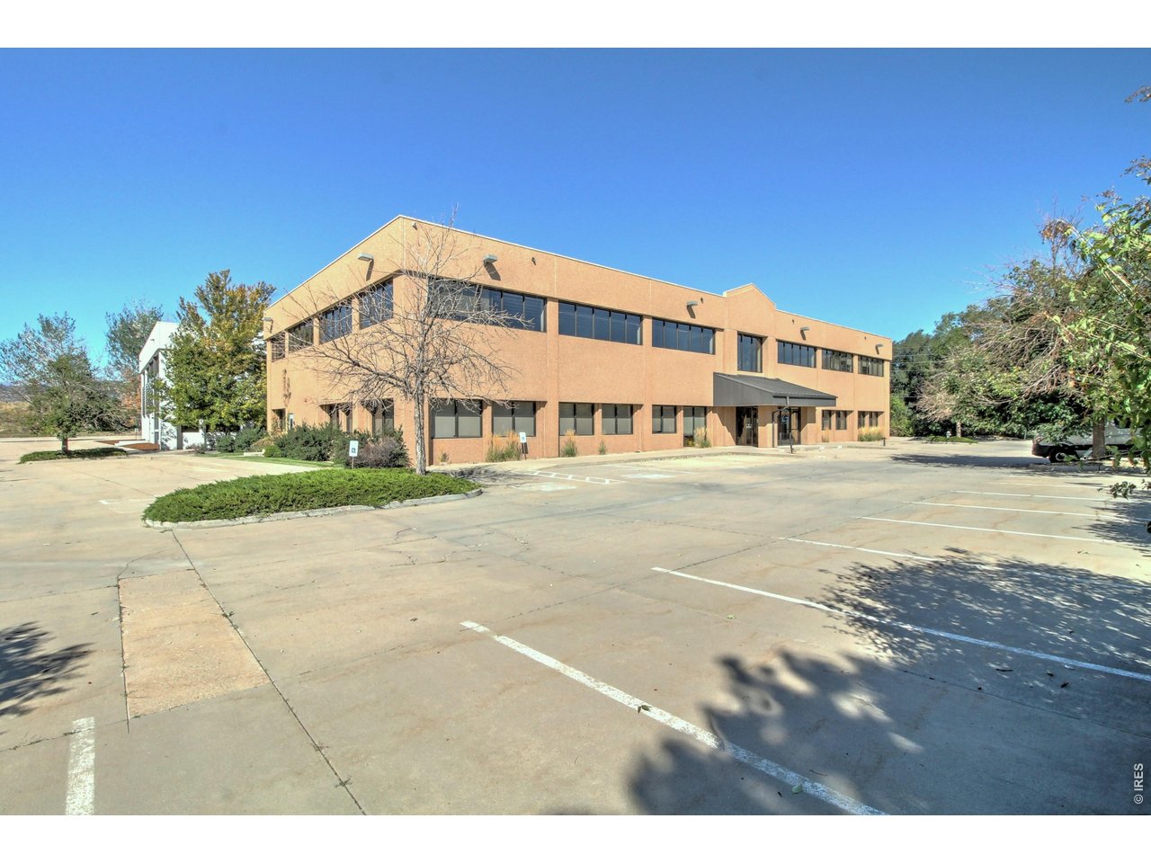 5335 Sterling Dr — photo