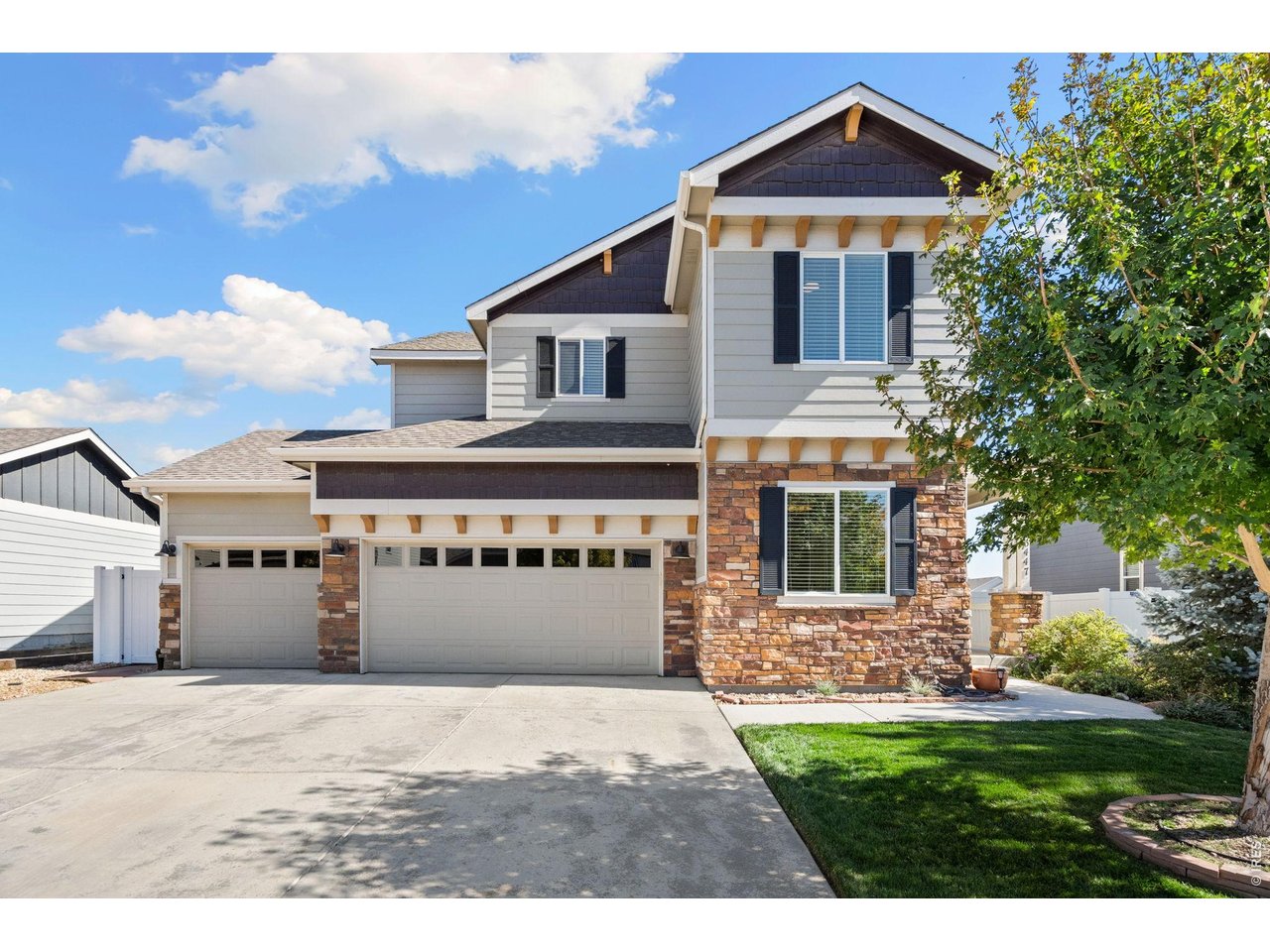 5447 Bexley Dr — photo