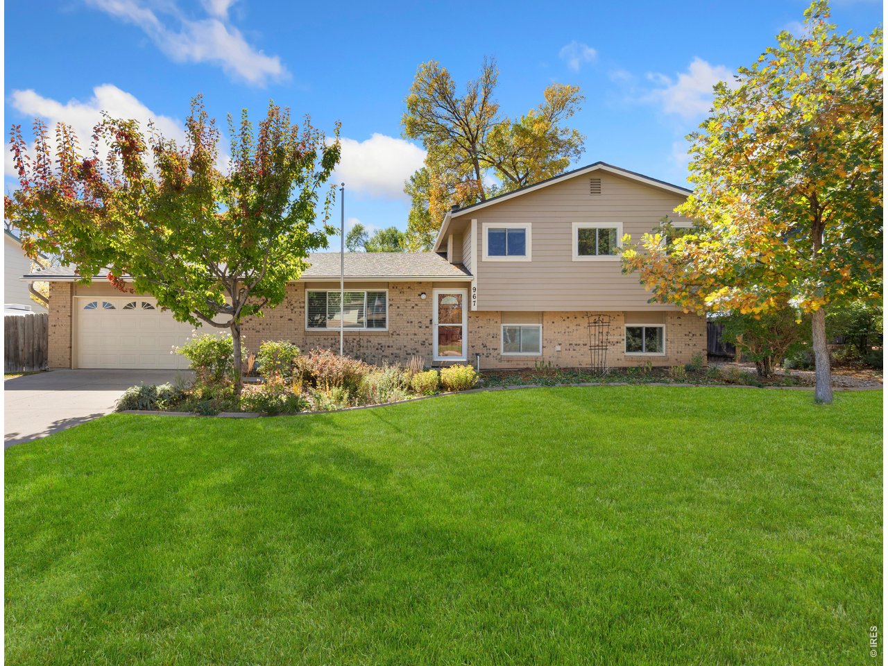967 Wagonwheel Dr — photo