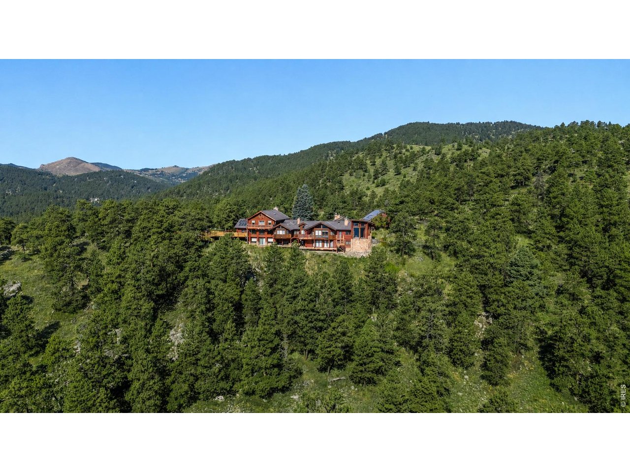 470 Weaver Dr — photo