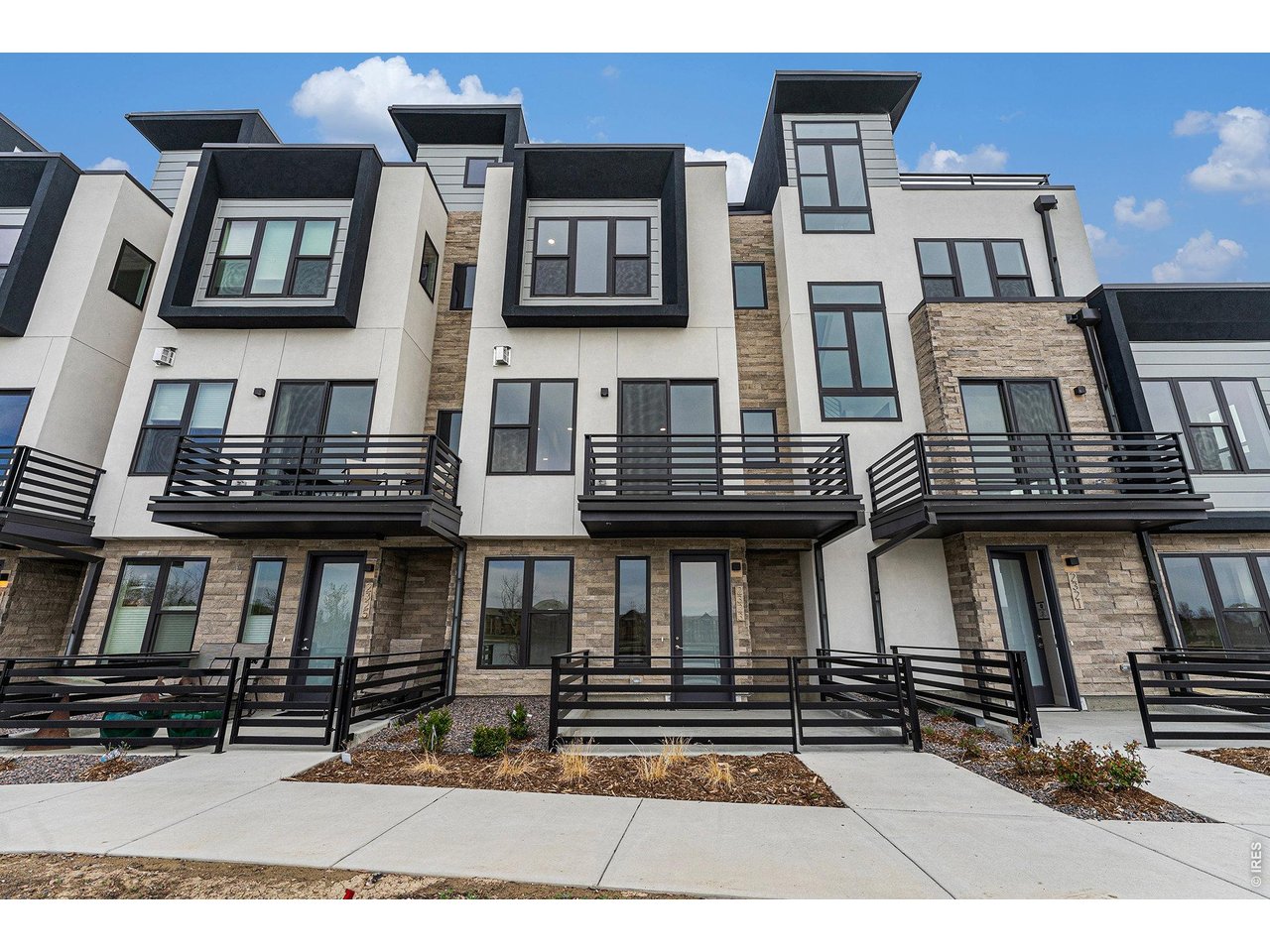 2323 Lakeshore Ln Unit 7-11 — photo